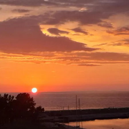 A View From The Attic Window. Kyparissia, Messinia Apartmán