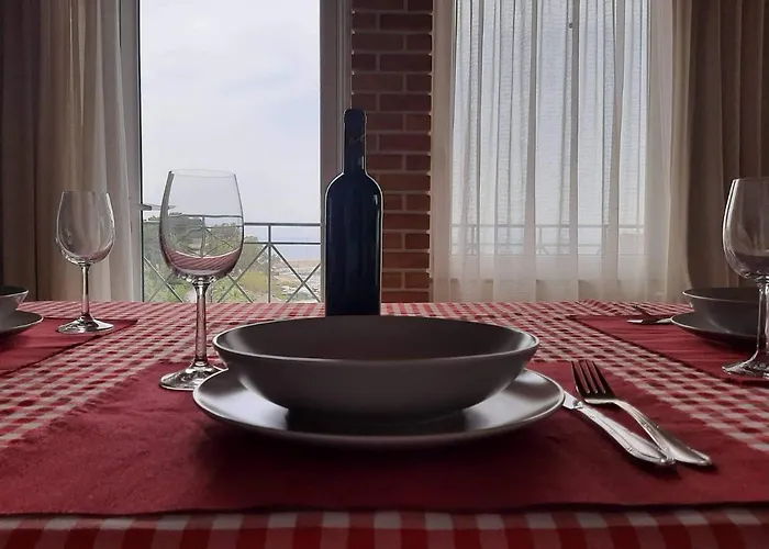 Apartman A View From The Attic Window. Kyparissia, Messinia *